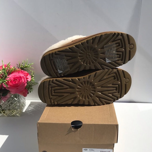 UGG Cluggette Slippers - Picture 6 of 9